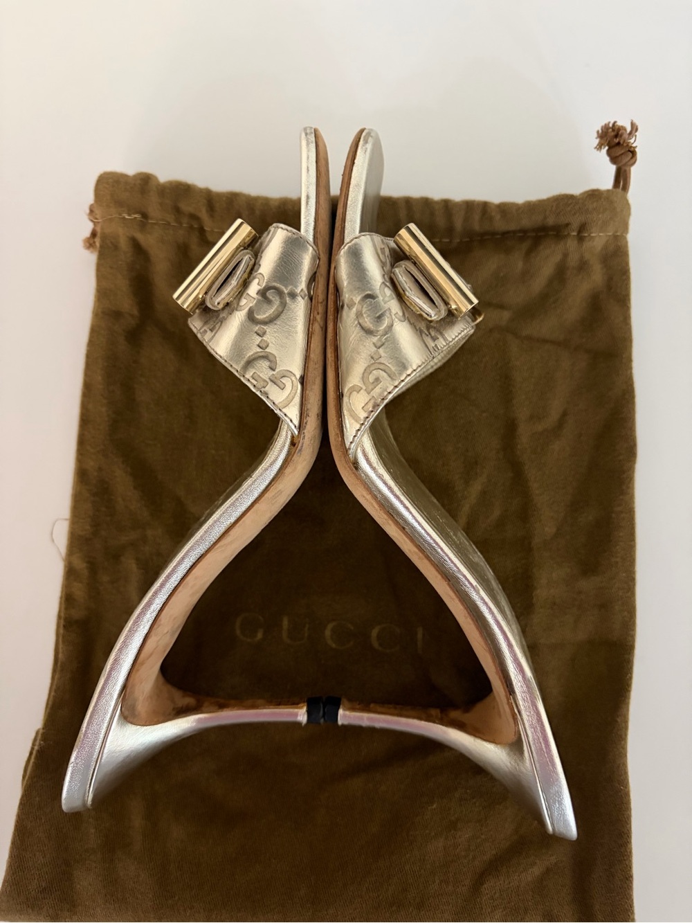 Gucci Metallic champagne/gold monogram buckle slide mule - Picture 2 of 3